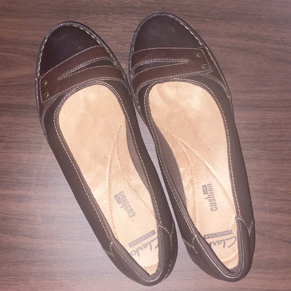 2 for $40 Clarks Collection Women’s Size 7 Shoes Brown Leather Slip On Loafer - Picture 8 of 13